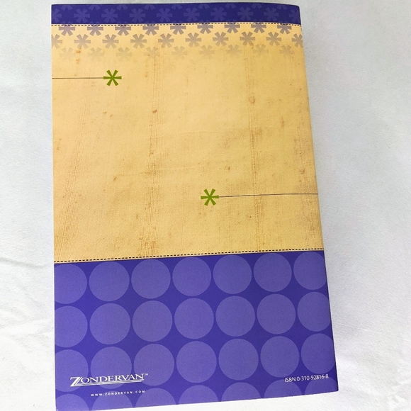 True Images Bible for Teen Girls NIV Zundervan Co - Picture 3 of 7